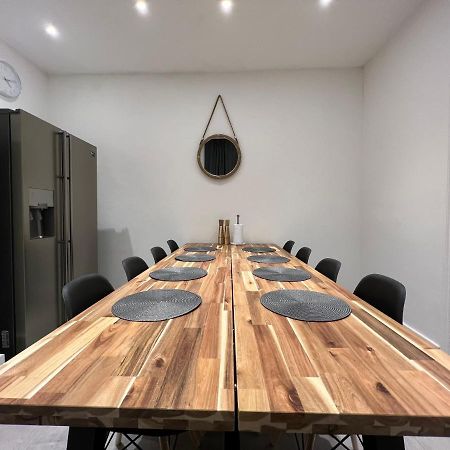 Sakura,Sleeps 8 Netflix Villa Oxford Kültér fotó