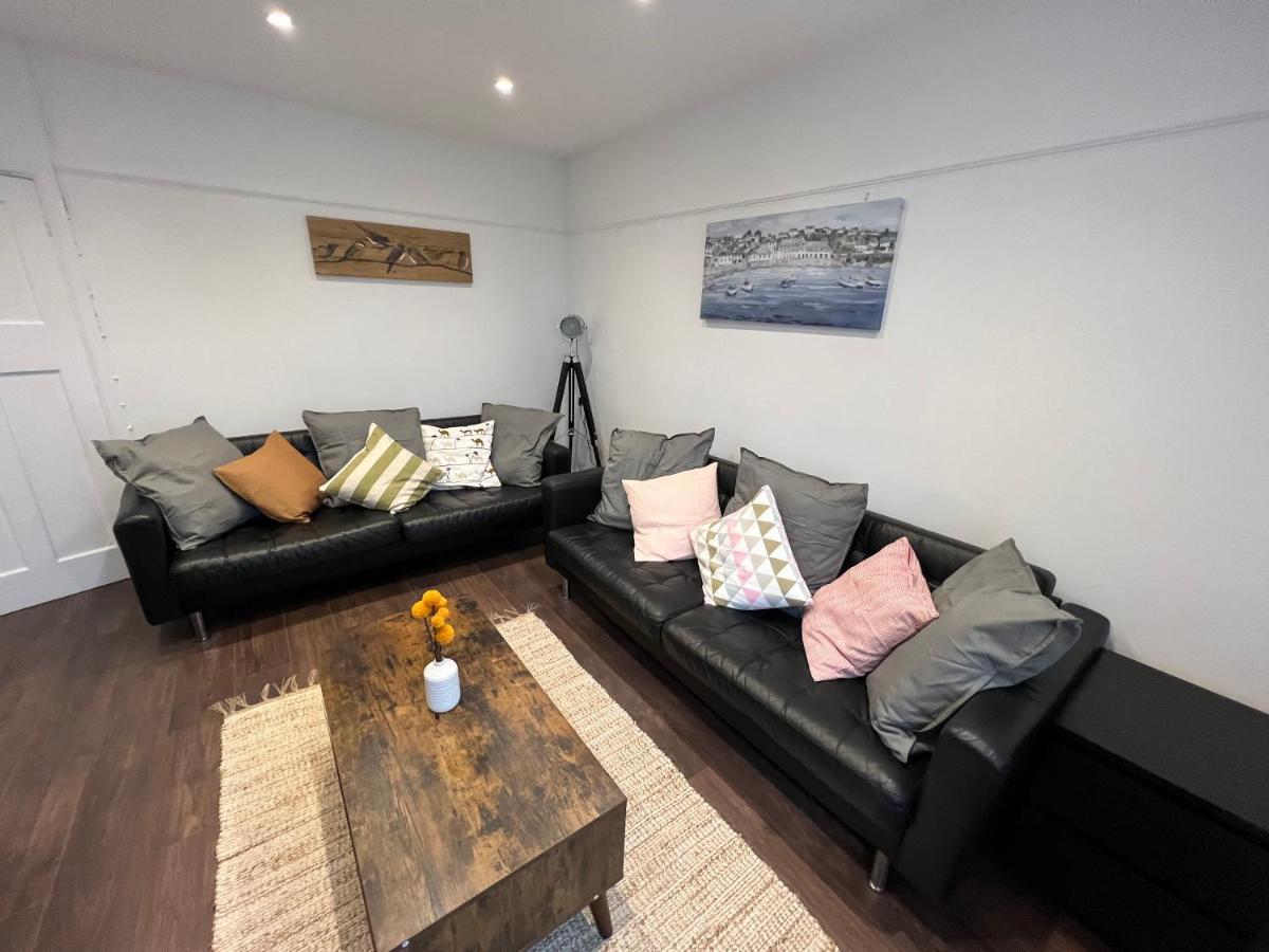 Sakura,Sleeps 8 Netflix Villa Oxford Kültér fotó
