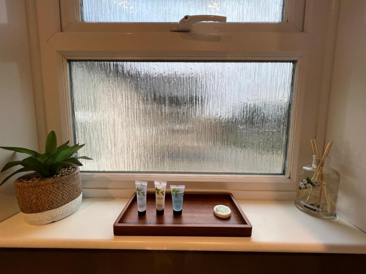 Sakura,Sleeps 8 Netflix Villa Oxford Kültér fotó